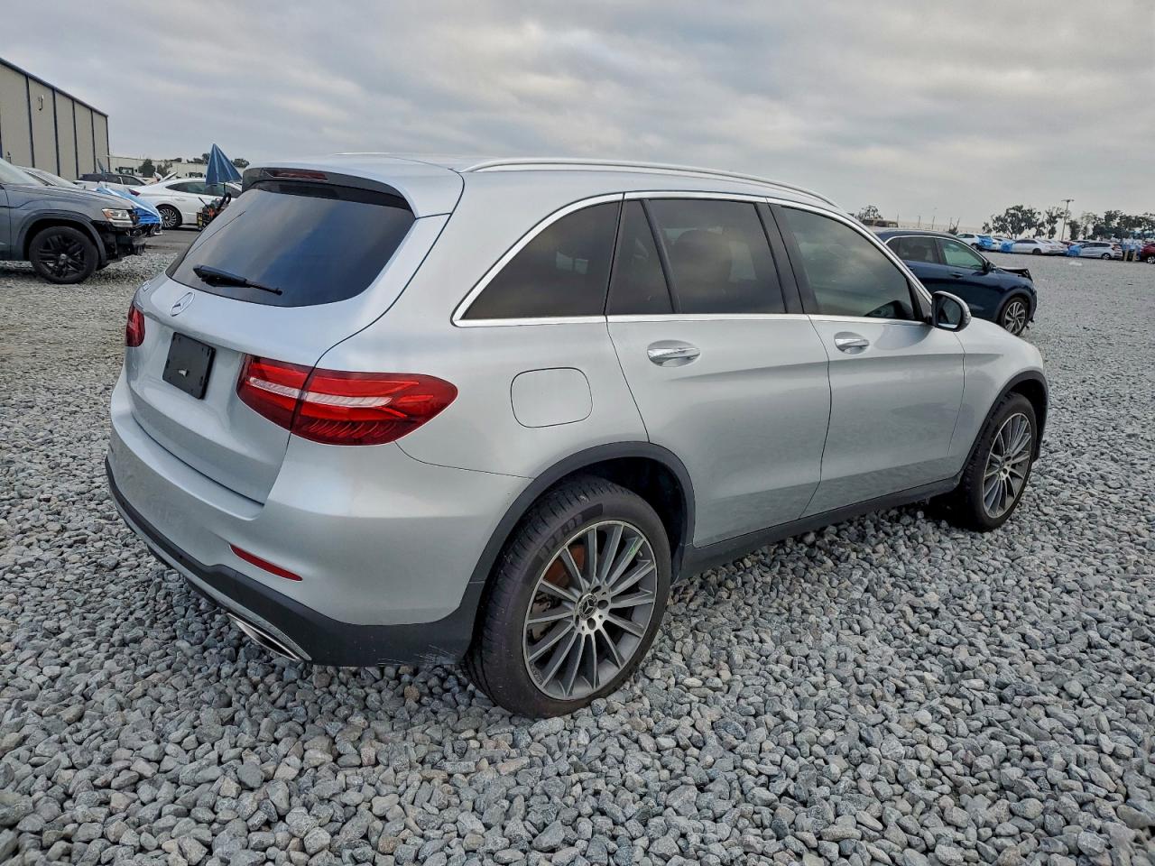 2018 MERCEDES-BENZ GLC 300 photo 3