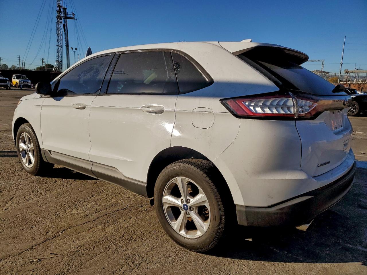 2017 FORD EDGE SE photo 2