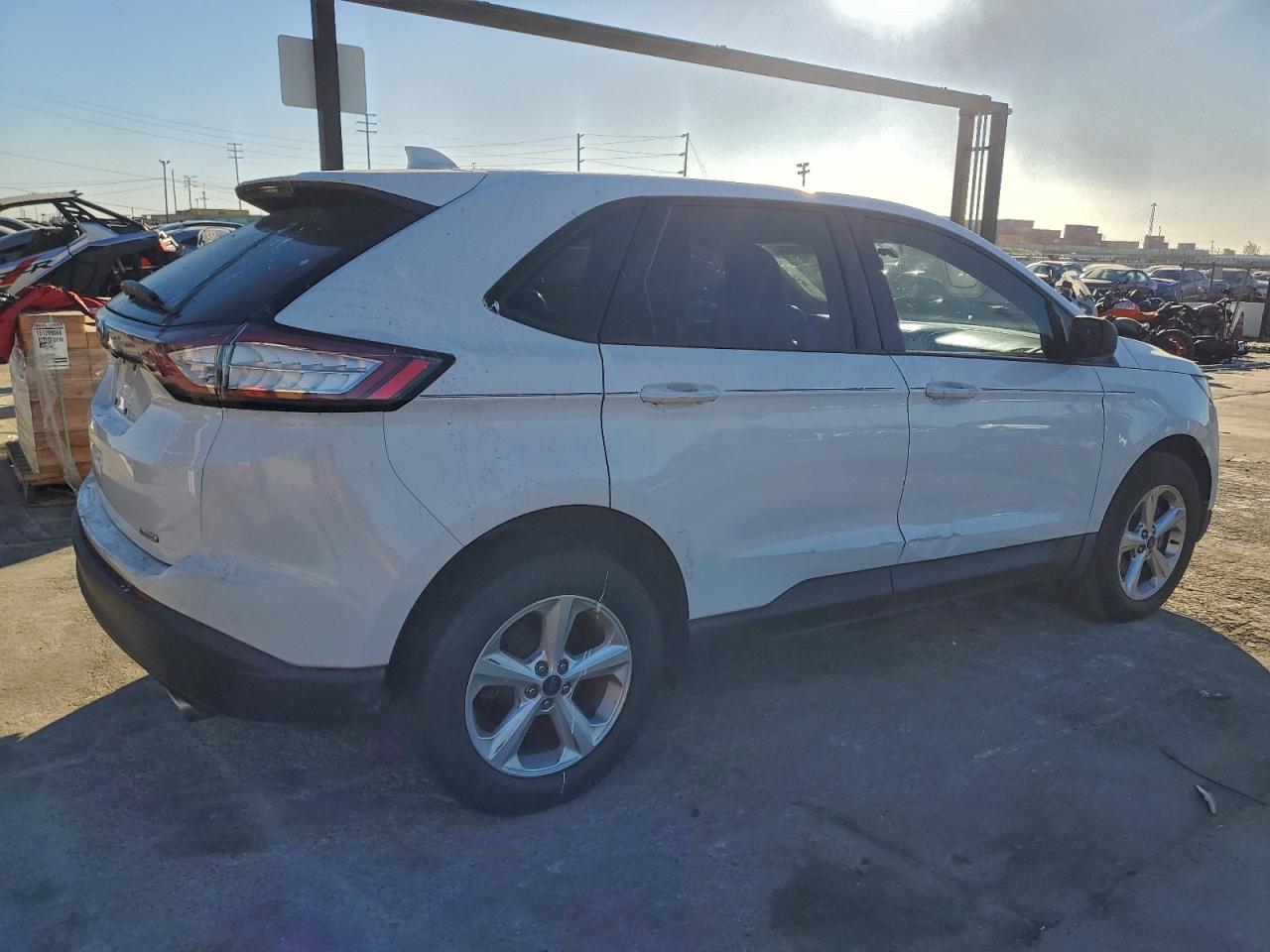 2017 FORD EDGE SE photo 3