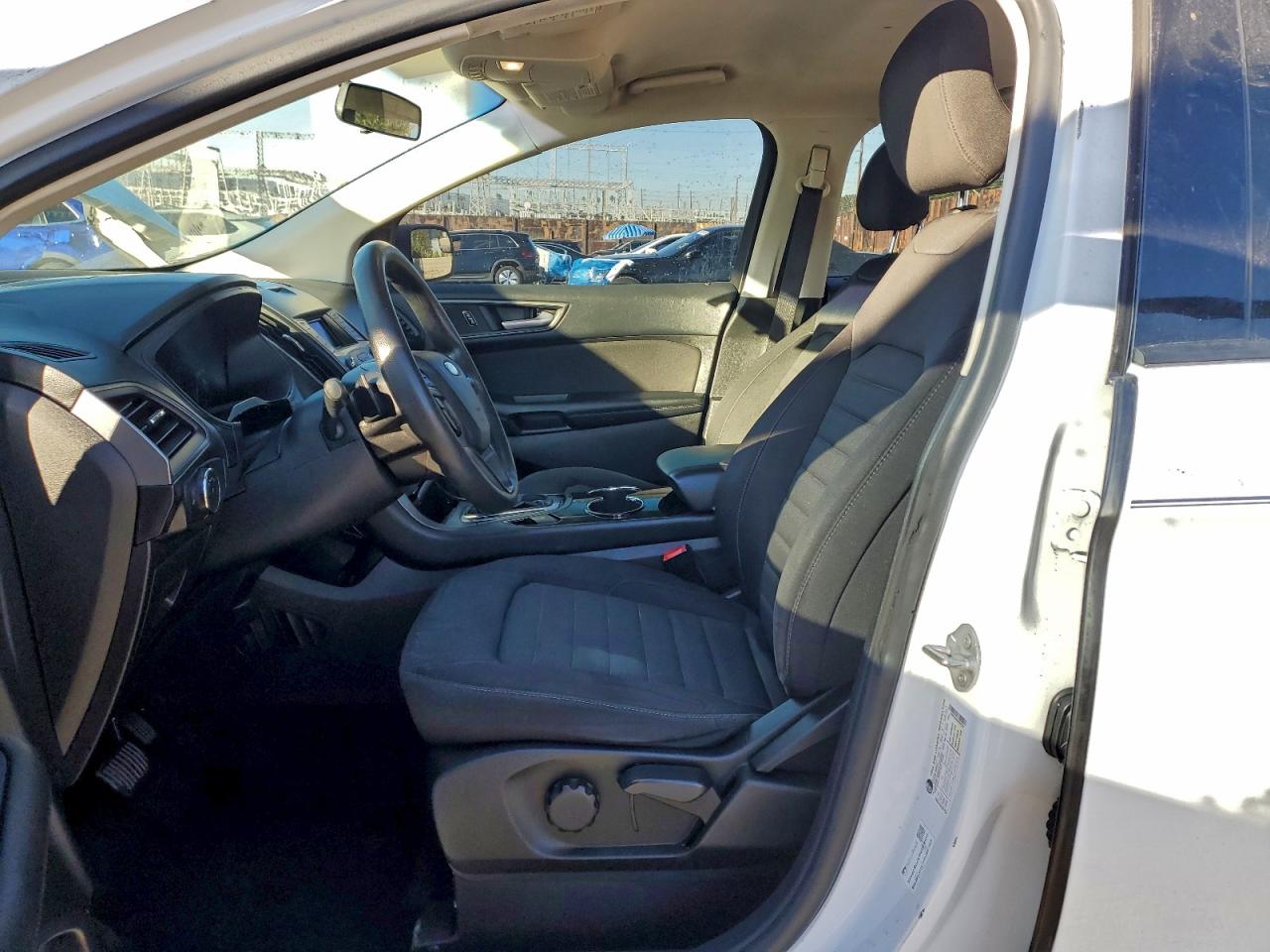 2017 FORD EDGE SE photo 7