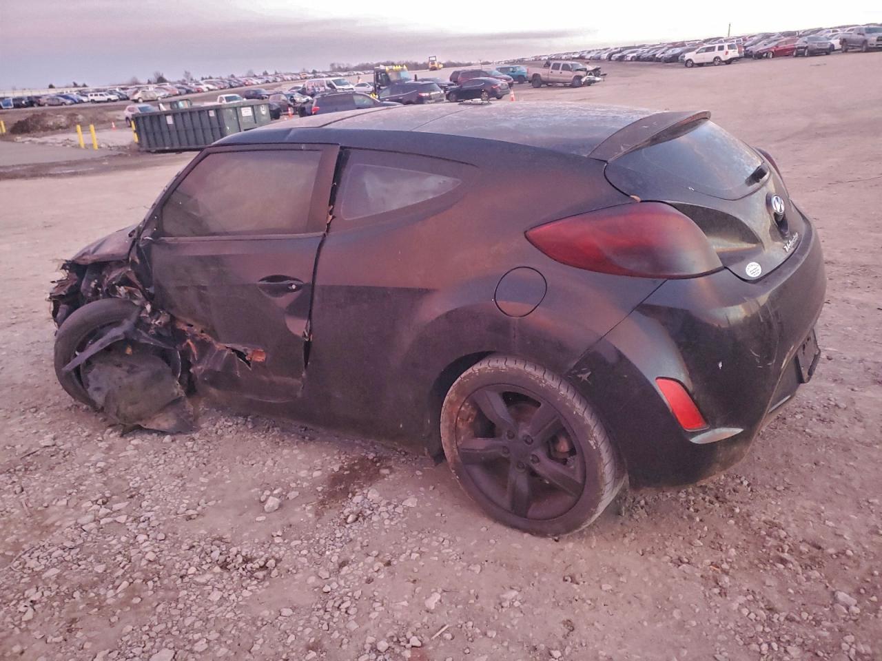 2014 HYUNDAI VELOSTER photo 2