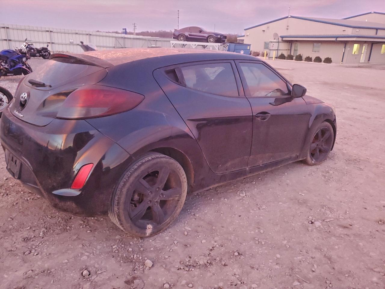 2014 HYUNDAI VELOSTER photo 3
