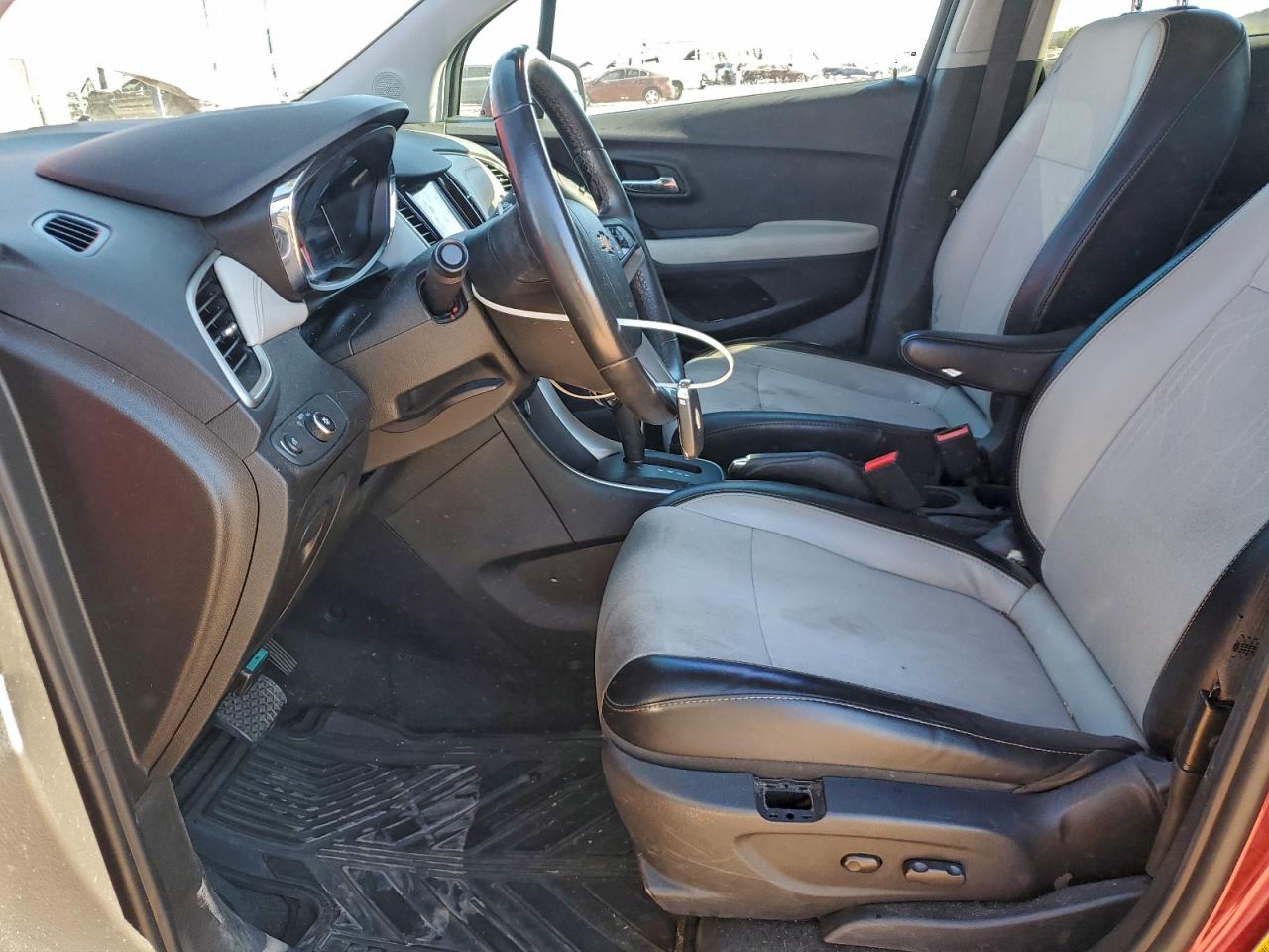 2018 CHEVROLET TRAX 1LT photo 13