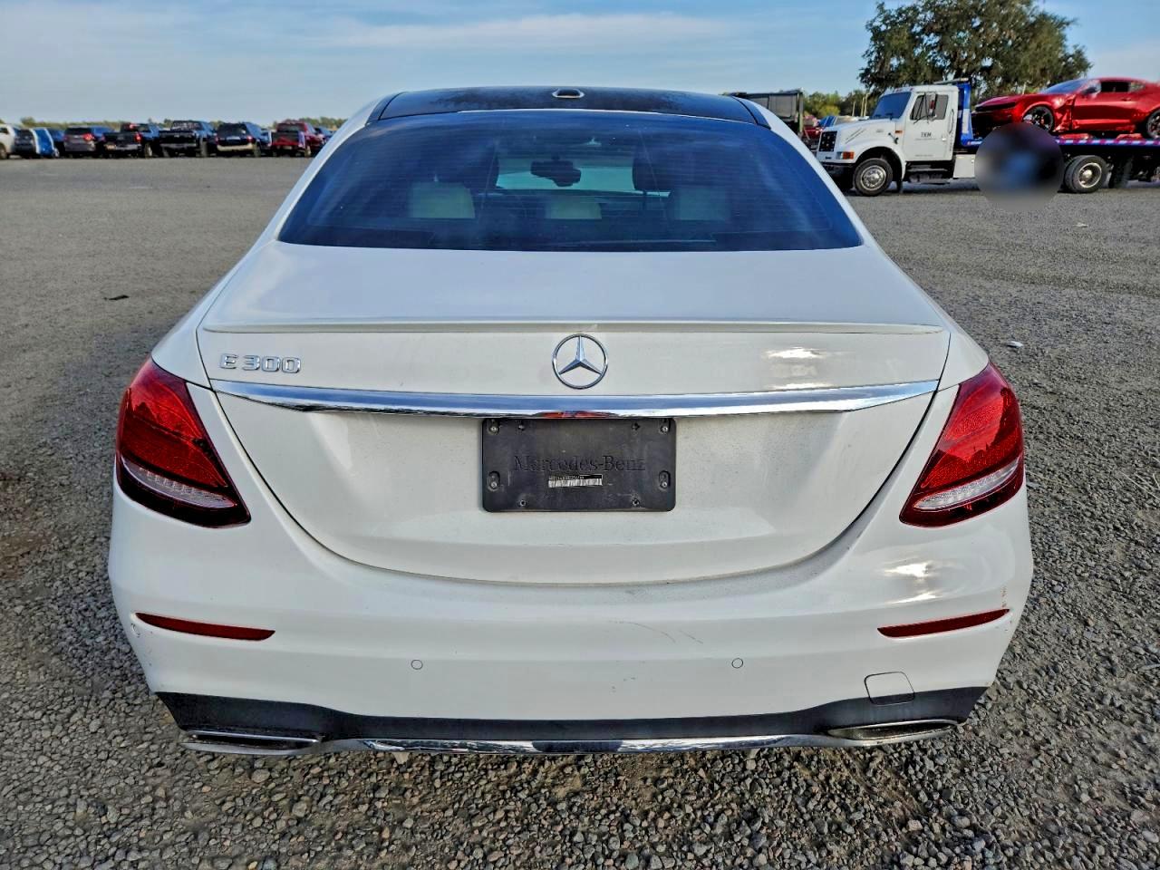 2017 MERCEDES-BENZ E 300 photo 6