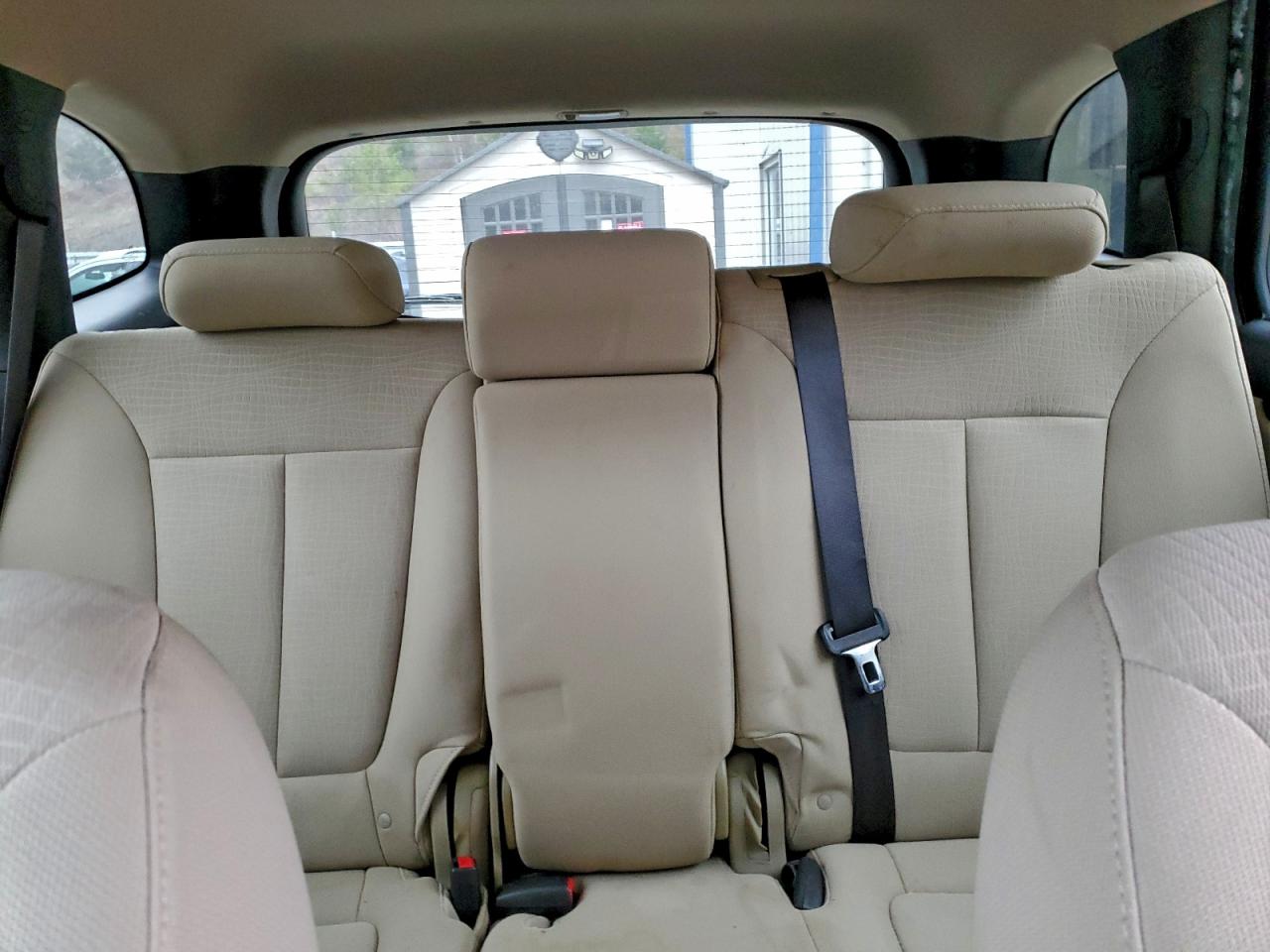 2010 HYUNDAI SANTA FE GLS photo 10