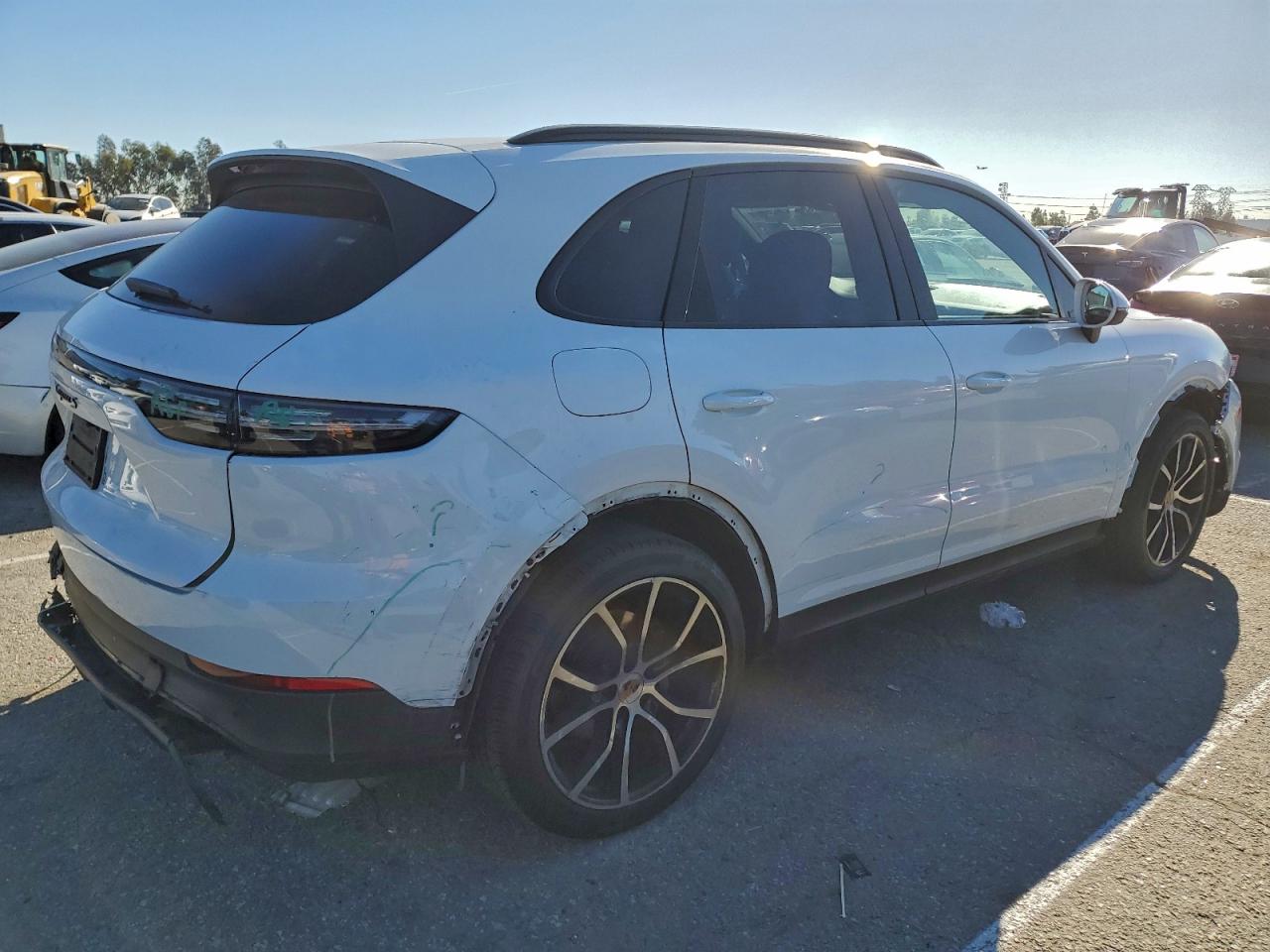 2022 PORSCHE CAYENNE S photo 3