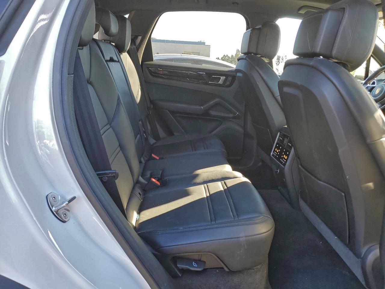 2022 PORSCHE CAYENNE S photo 10