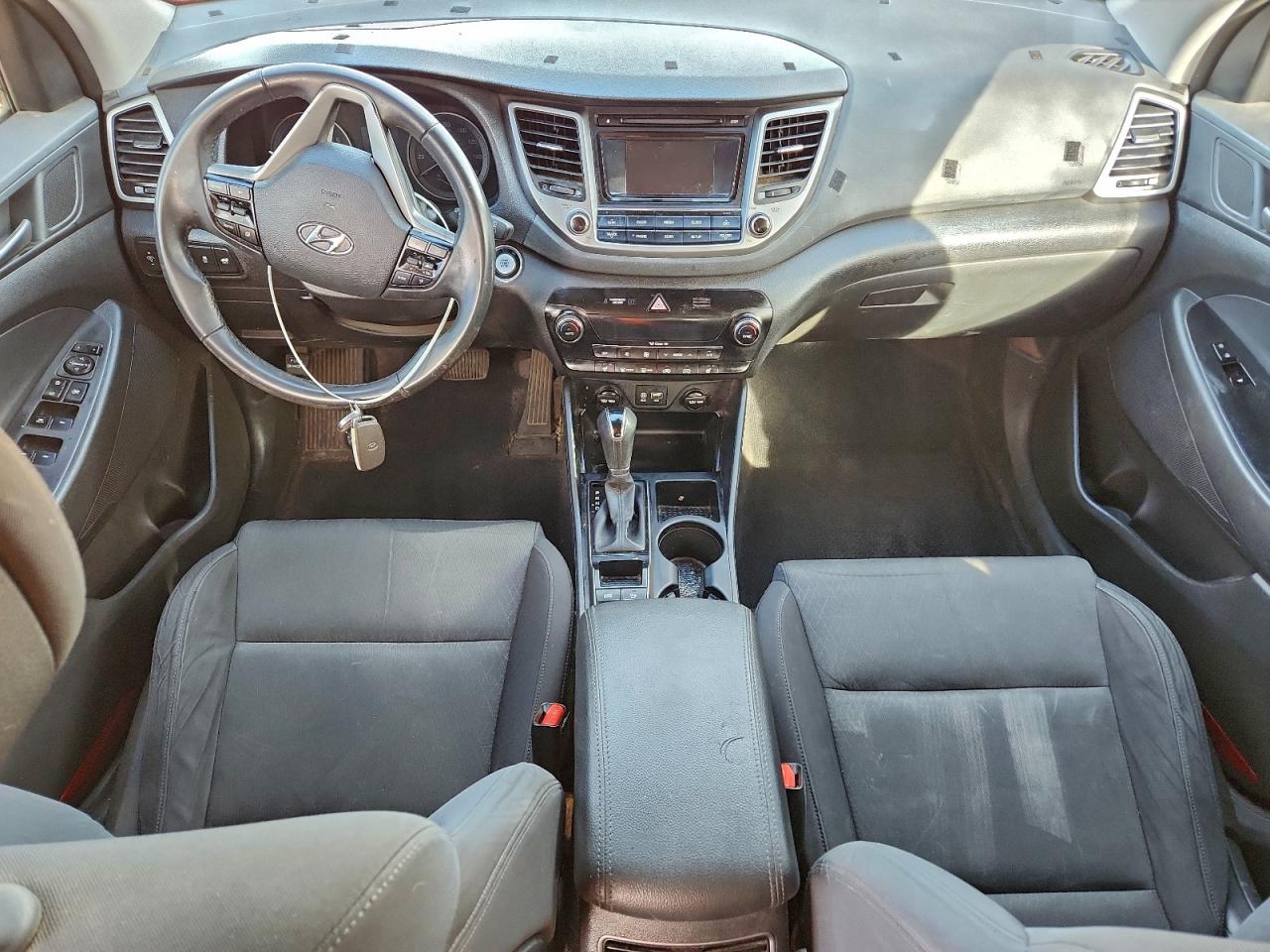 2017 HYUNDAI TUCSON VALUE photo 15