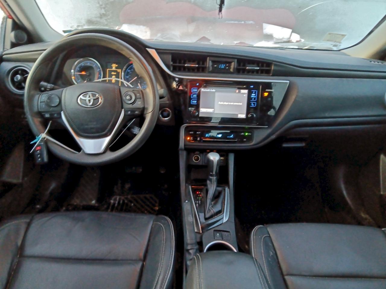 2017 TOYOTA COROLLA photo 8