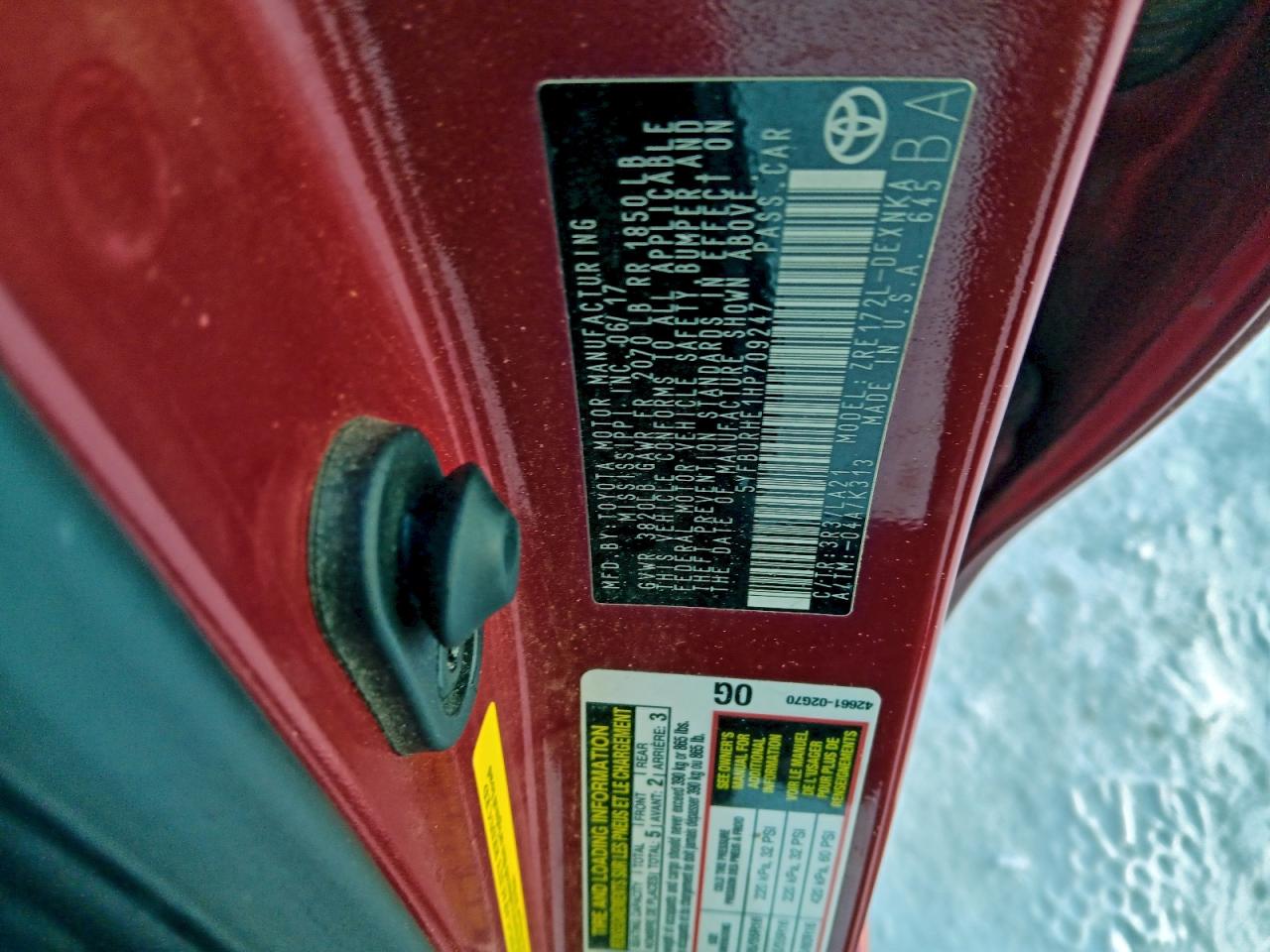 2017 TOYOTA COROLLA photo 12