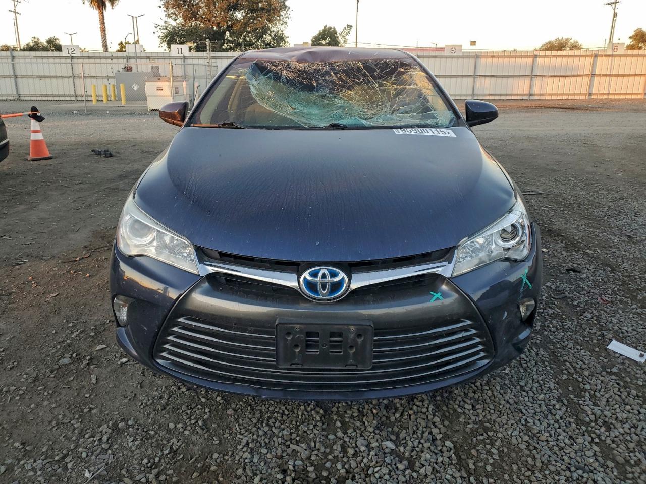 2016 TOYOTA CAMRY photo 9