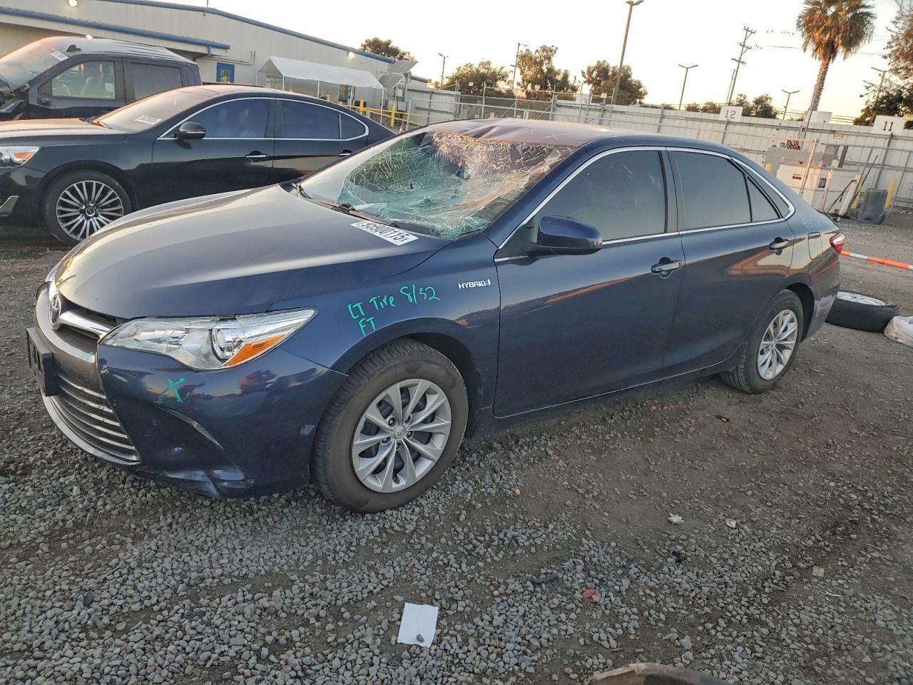 2016 TOYOTA CAMRY