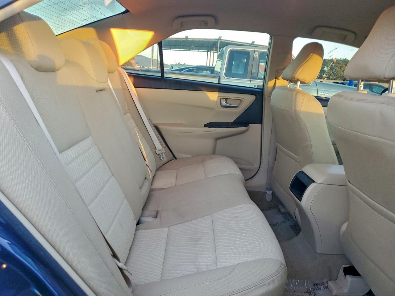 2016 TOYOTA CAMRY photo 19