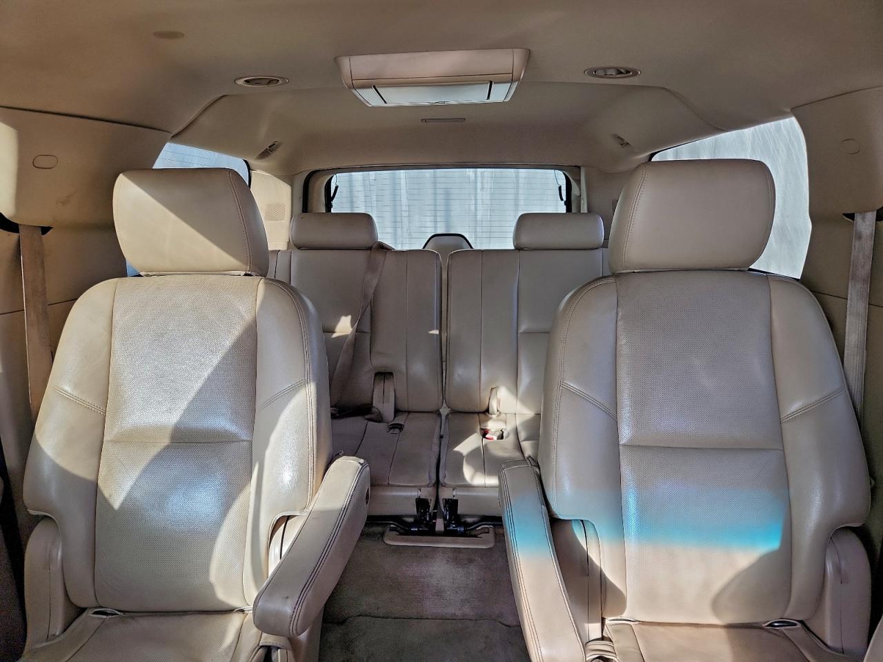 2012 GMC YUKON XL DENALI photo 28