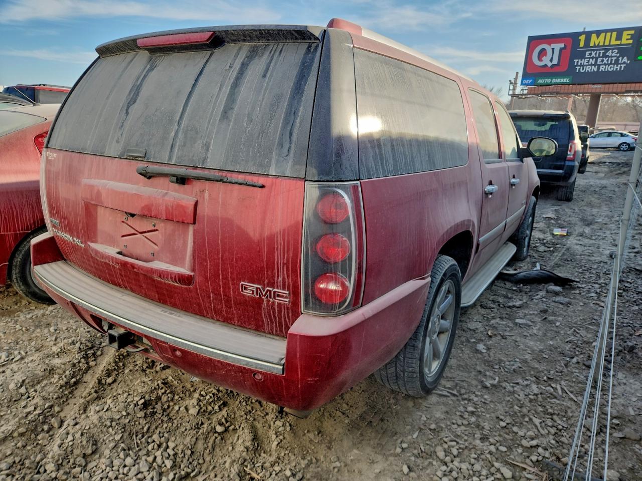 2012 GMC YUKON XL DENALI photo 7