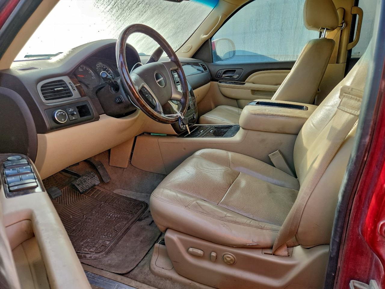 2012 GMC YUKON XL DENALI photo 19