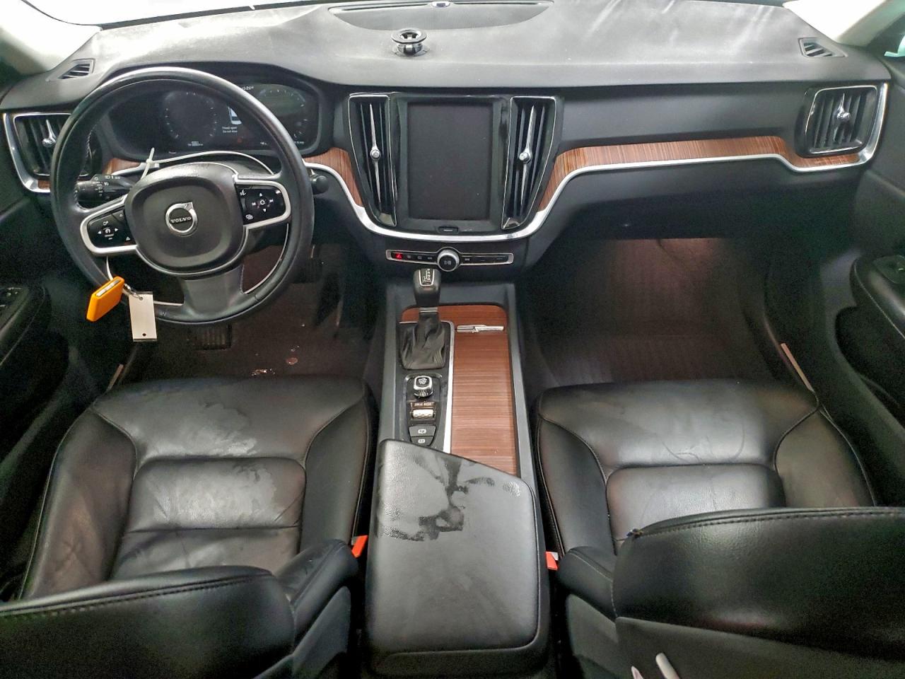 2021 VOLVO S60 T6 MOMENTUM photo 15