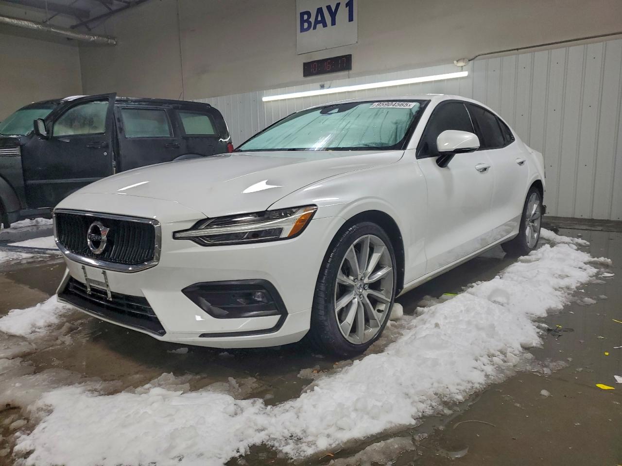 2021 VOLVO S60