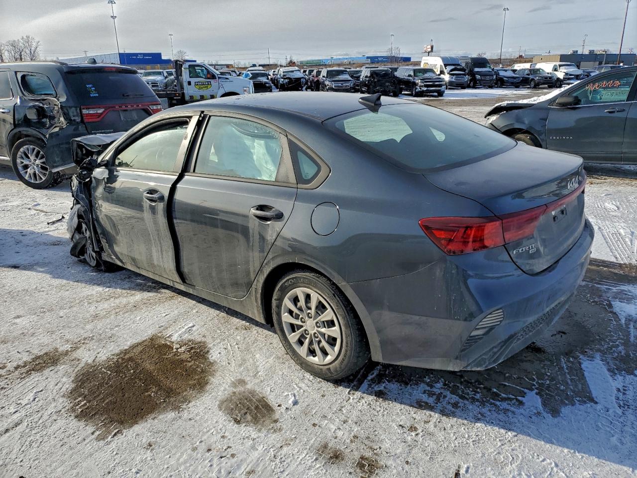 2023 KIA FORTE LX photo 2