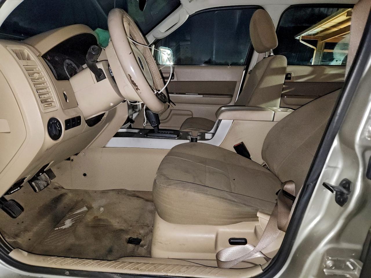 2010 FORD ESCAPE XLT photo 7