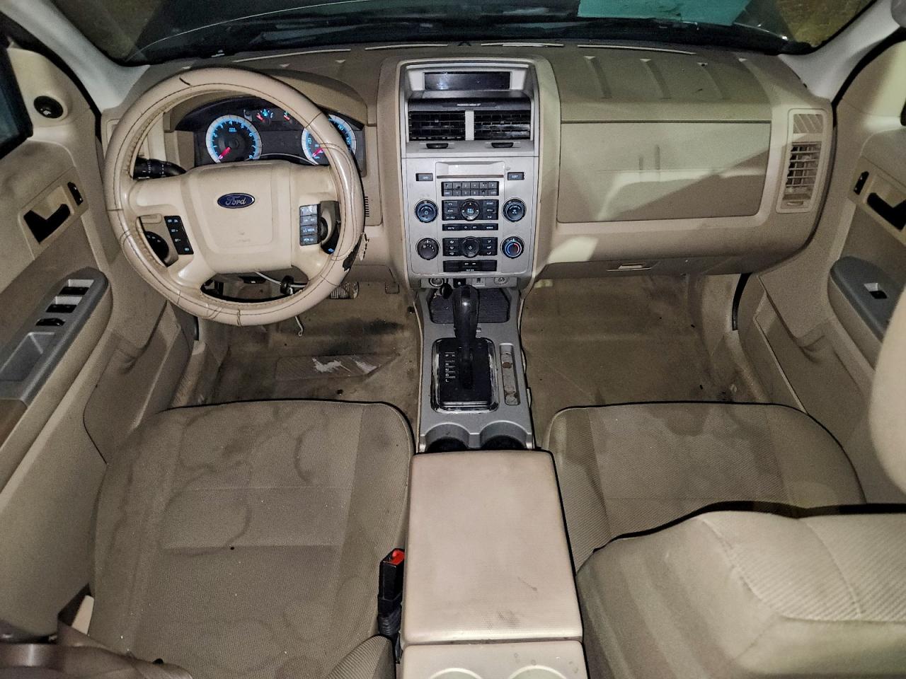 2010 FORD ESCAPE XLT photo 8