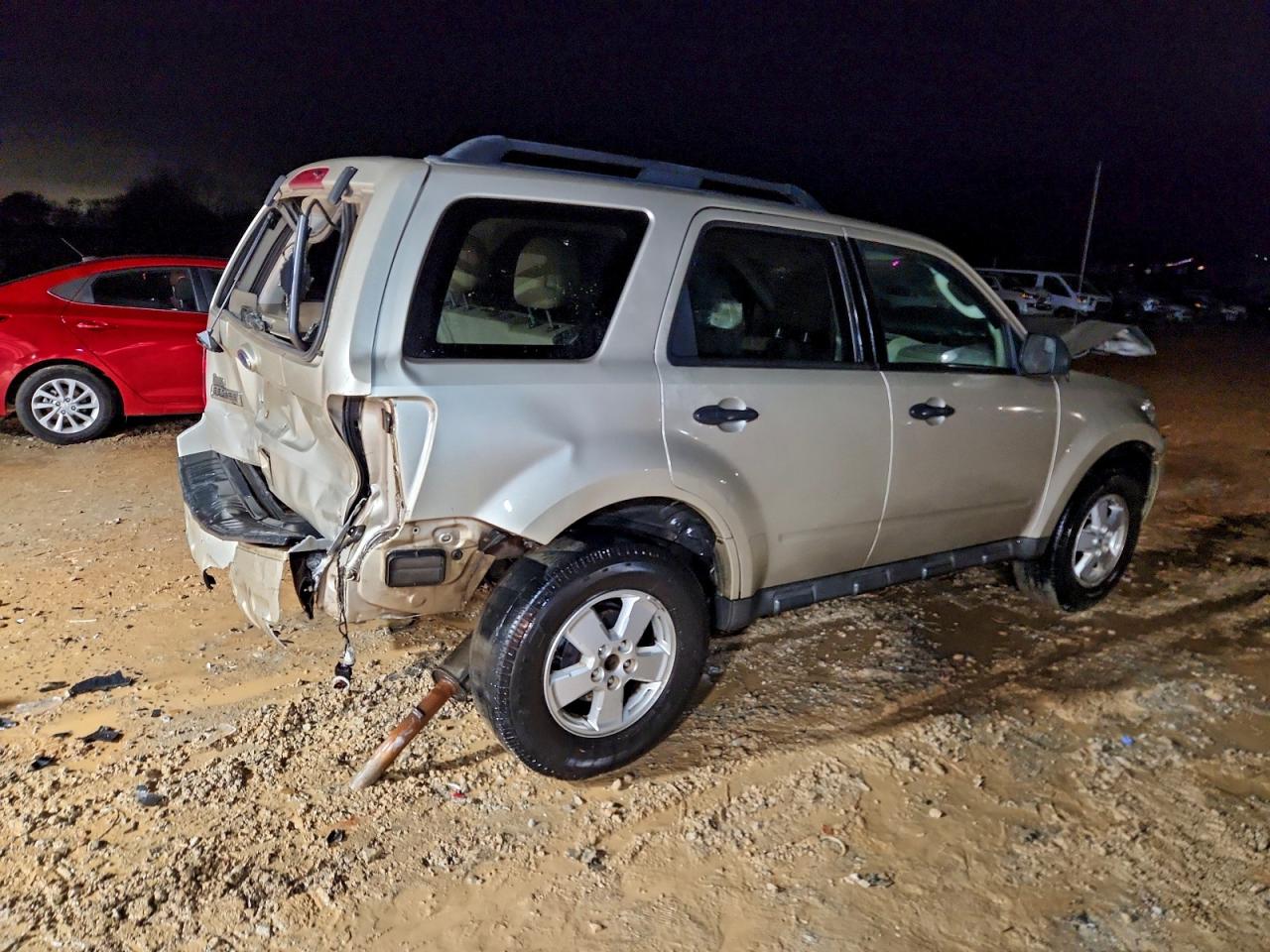 2010 FORD ESCAPE XLT photo 3