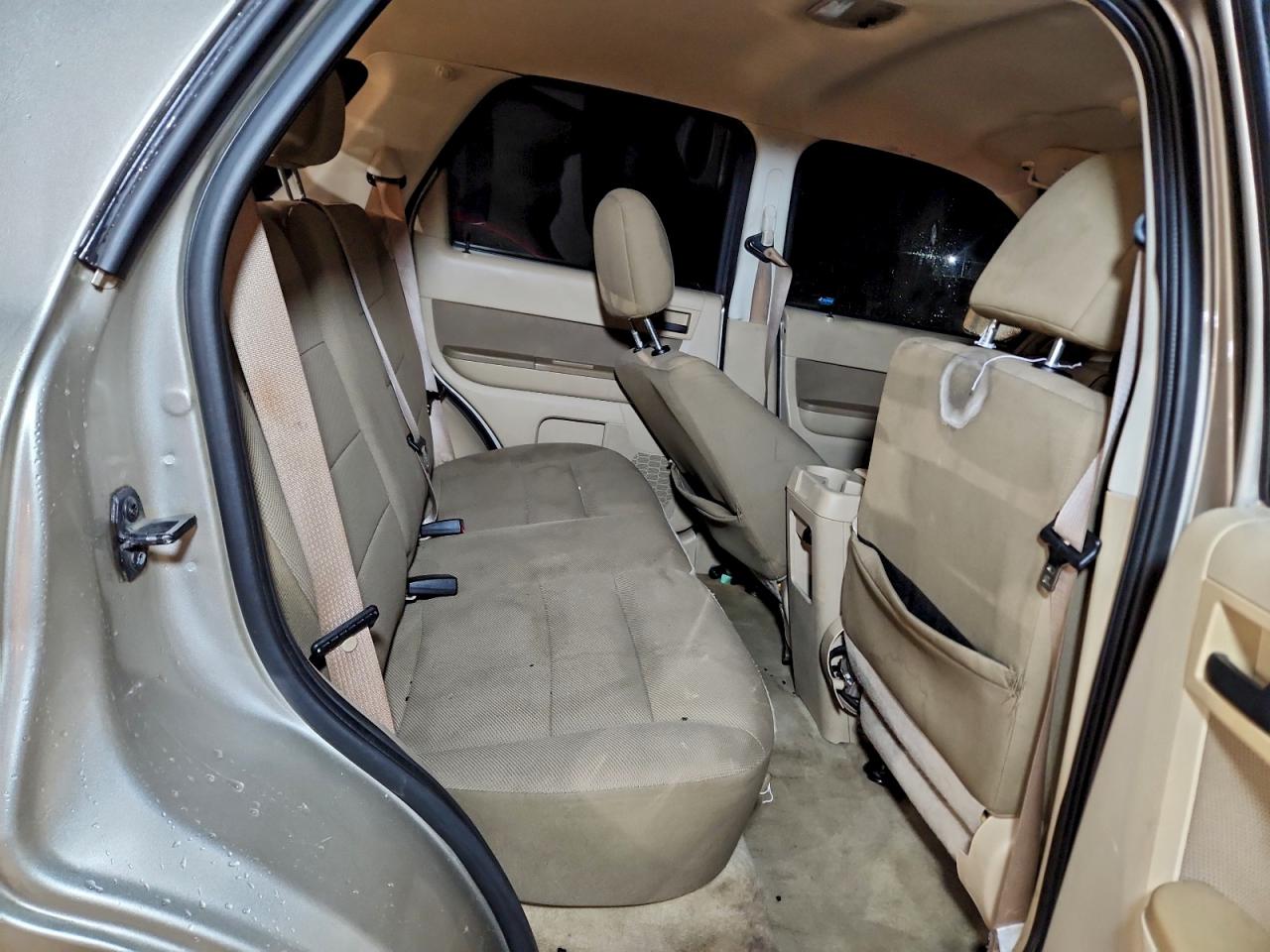 2010 FORD ESCAPE XLT photo 11