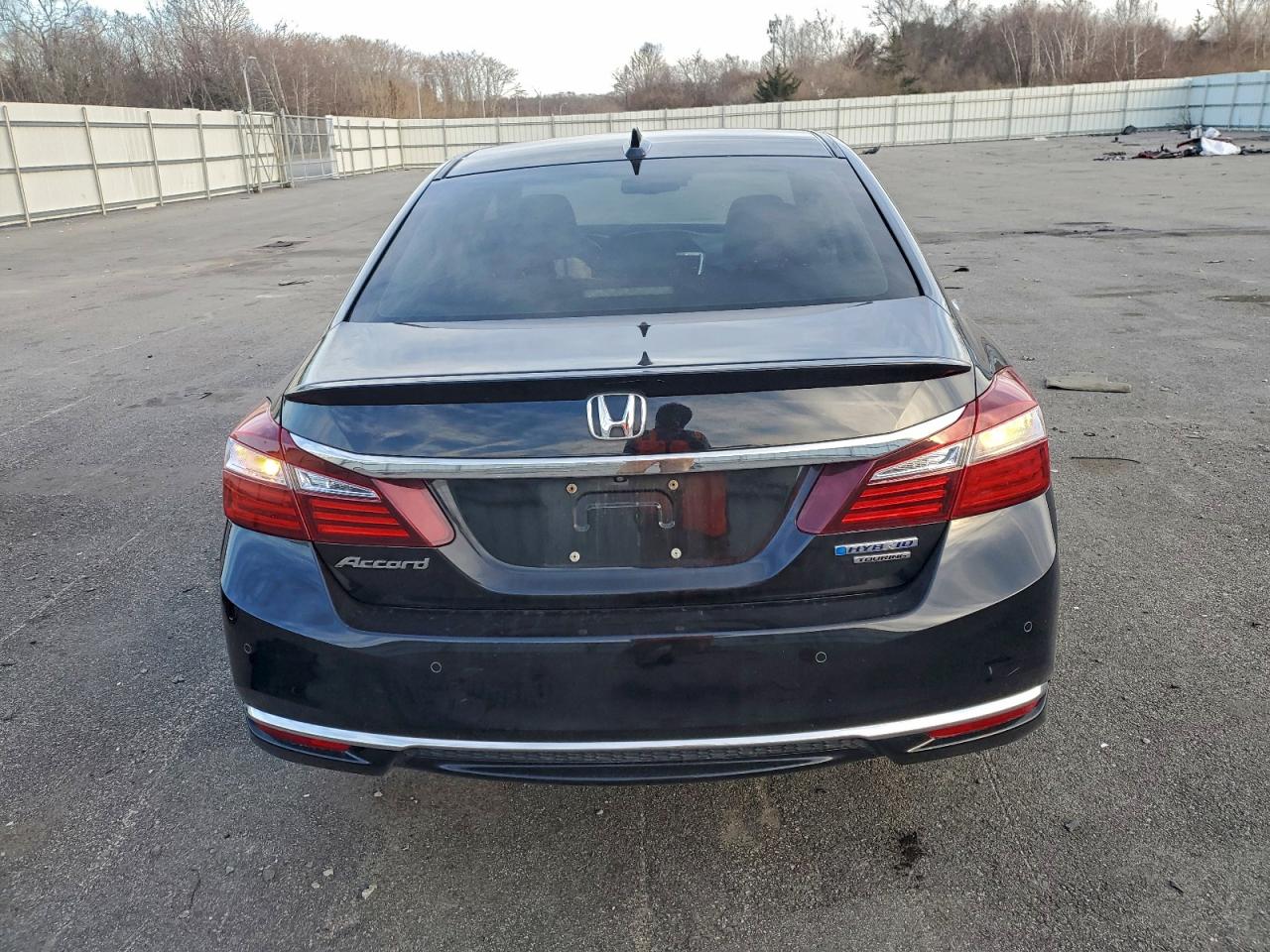2017 HONDA ACCORD TOURING HYBRID photo 6