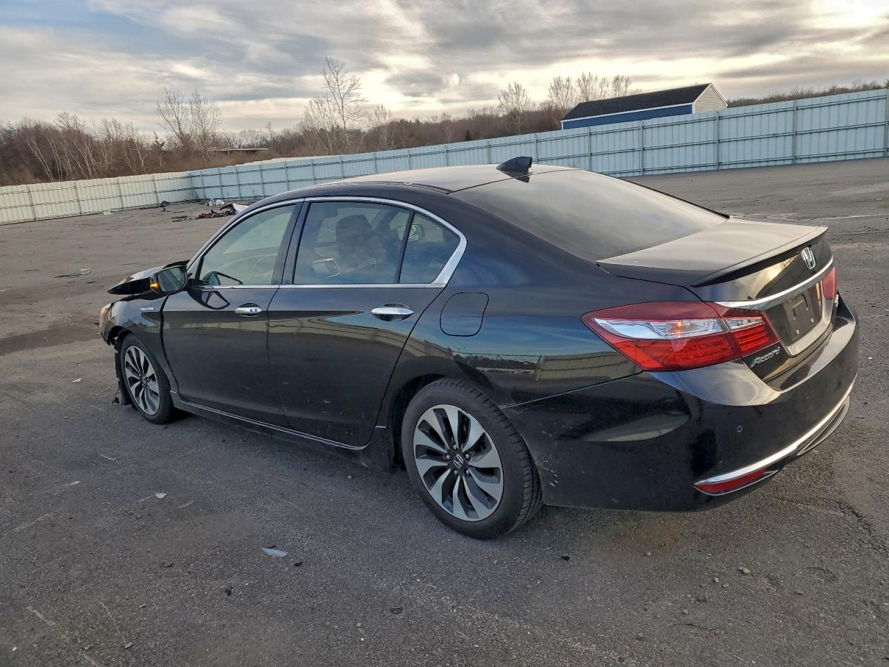 2017 HONDA ACCORD TOURING HYBRID photo 2