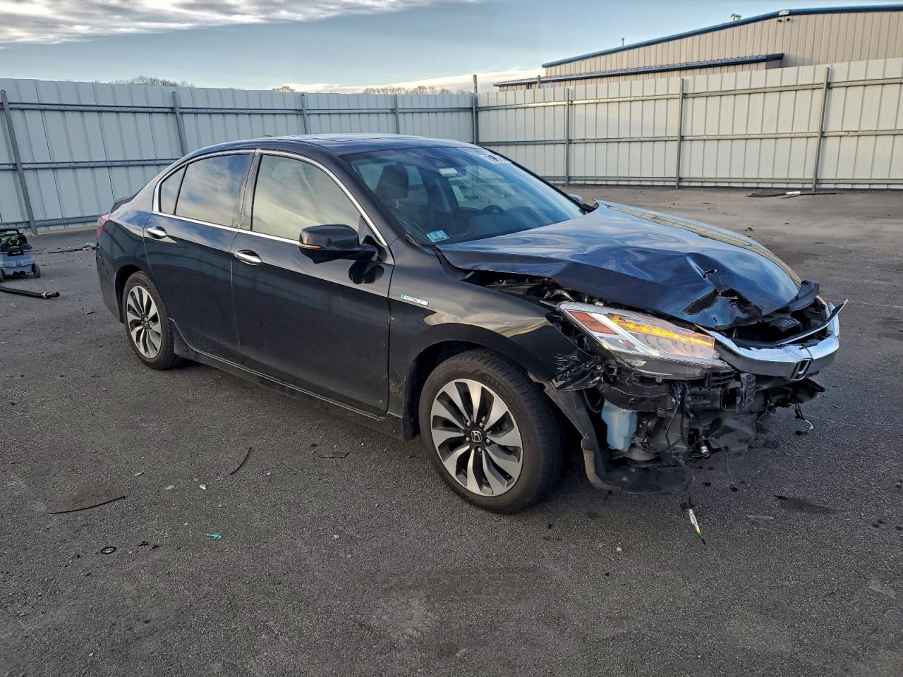 2017 HONDA ACCORD TOURING HYBRID photo 4
