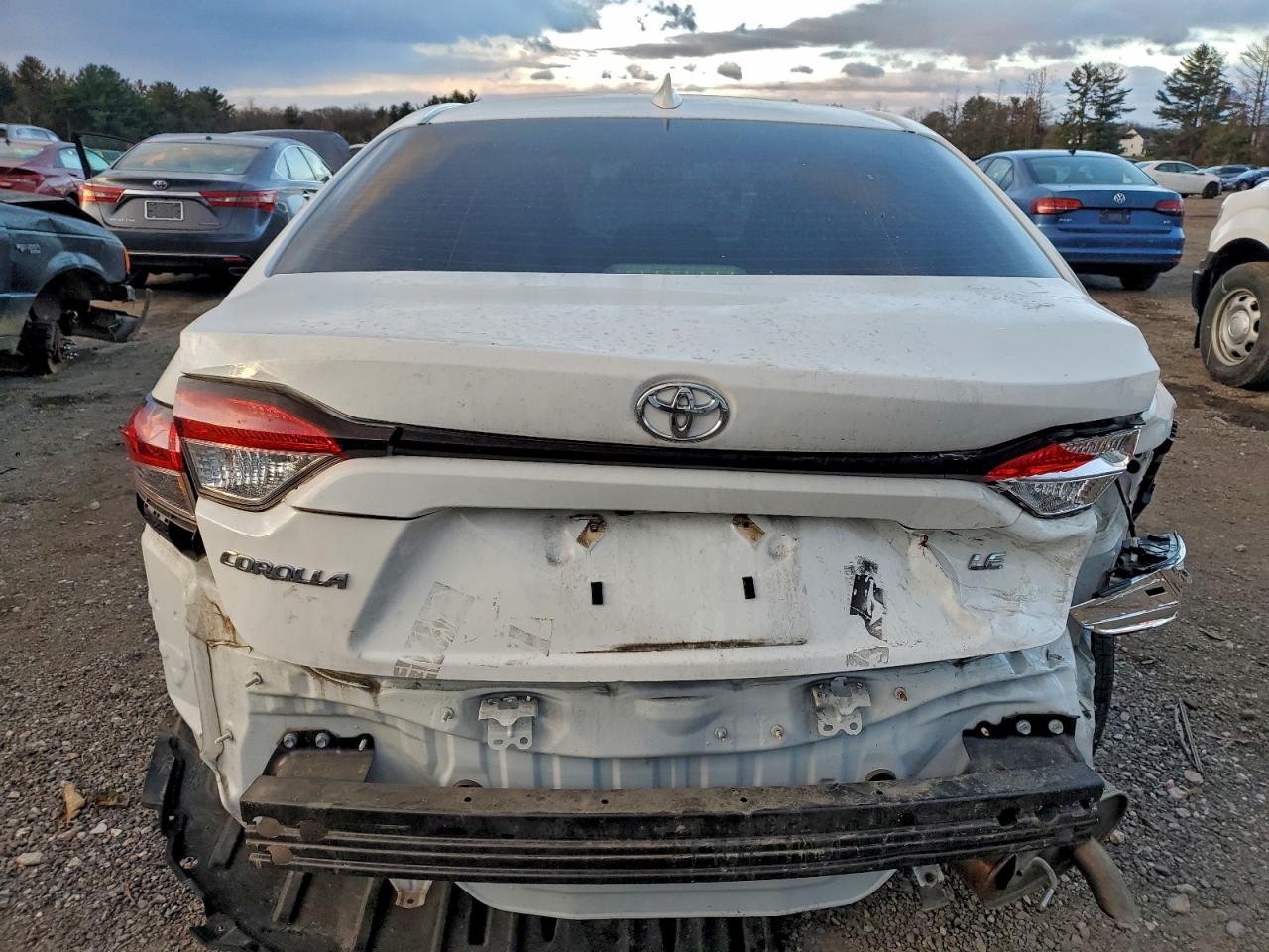 2022 TOYOTA COROLLA LE photo 6
