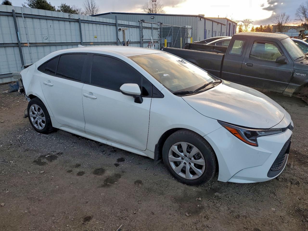 2022 TOYOTA COROLLA LE photo 4