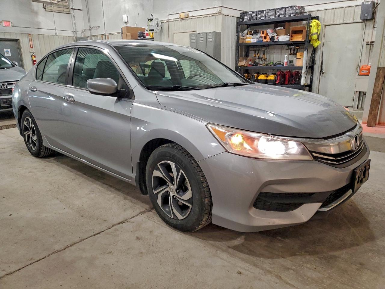 2017 HONDA ACCORD LX photo 4
