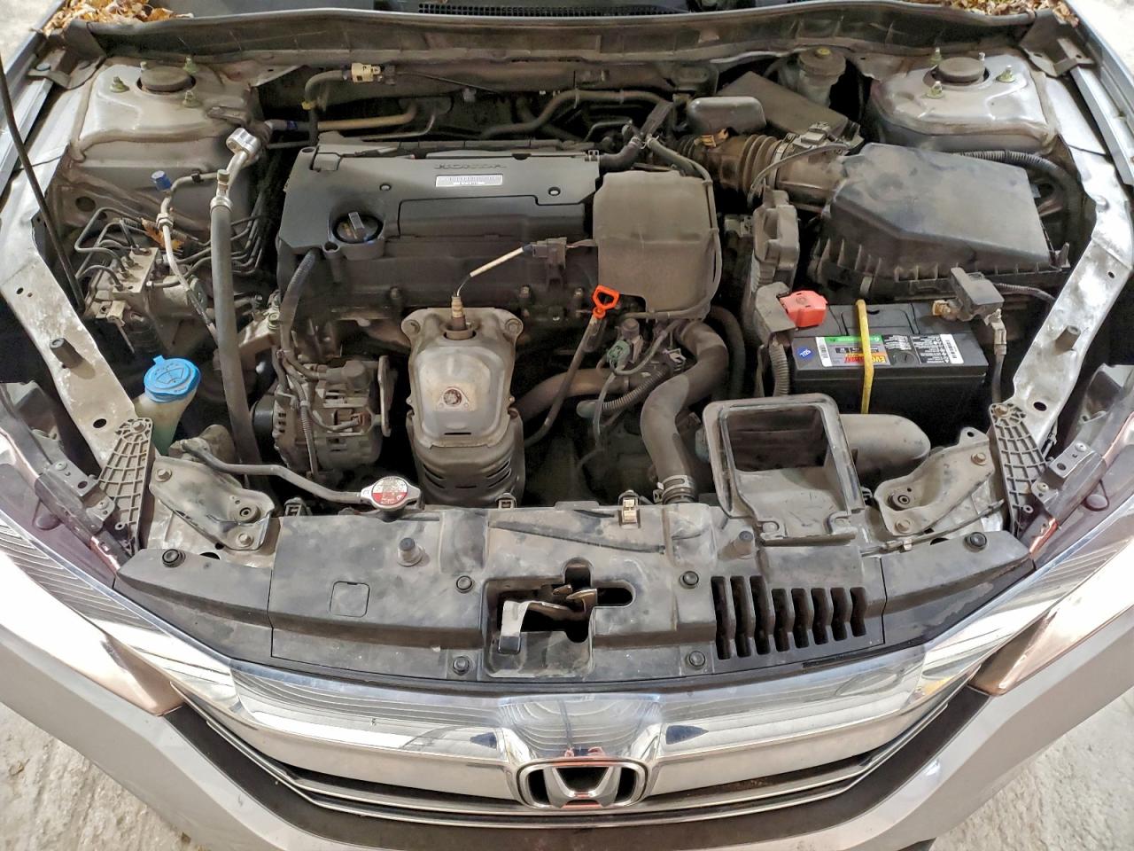 2017 HONDA ACCORD LX photo 11