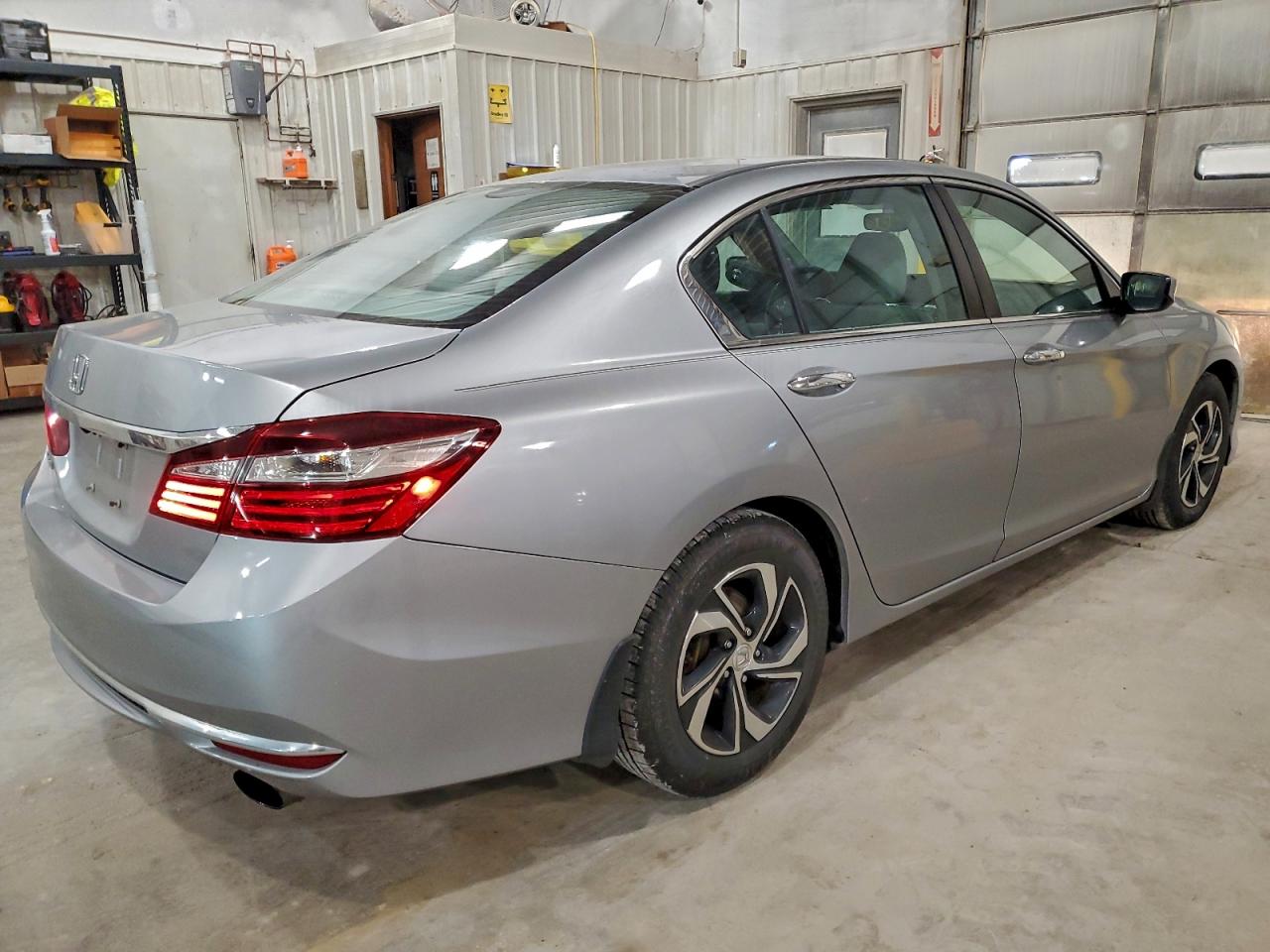 2017 HONDA ACCORD LX photo 3