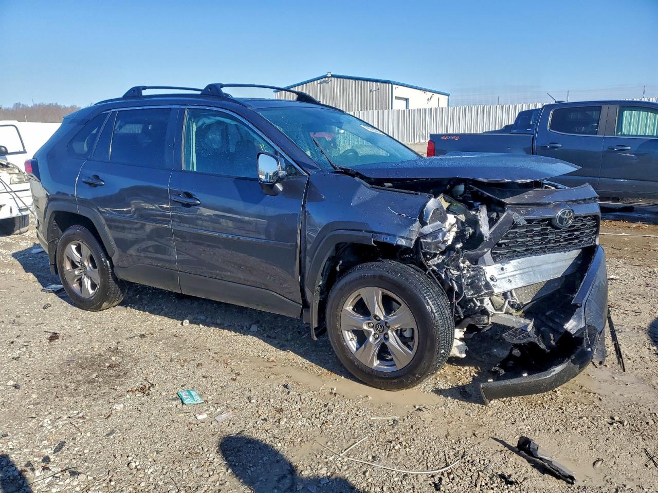 2022 TOYOTA RAV4 XLE photo 10