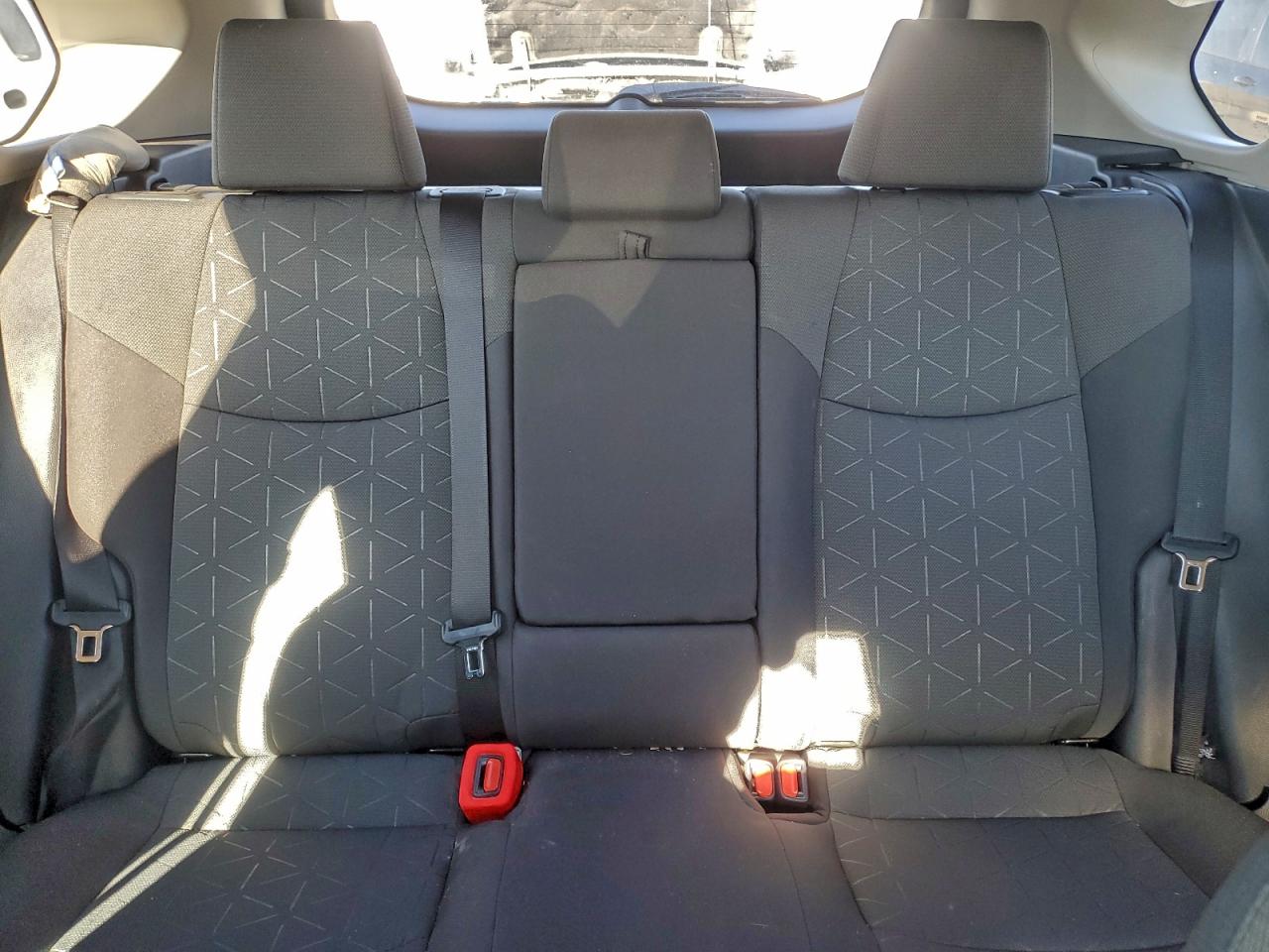2022 TOYOTA RAV4 XLE photo 28