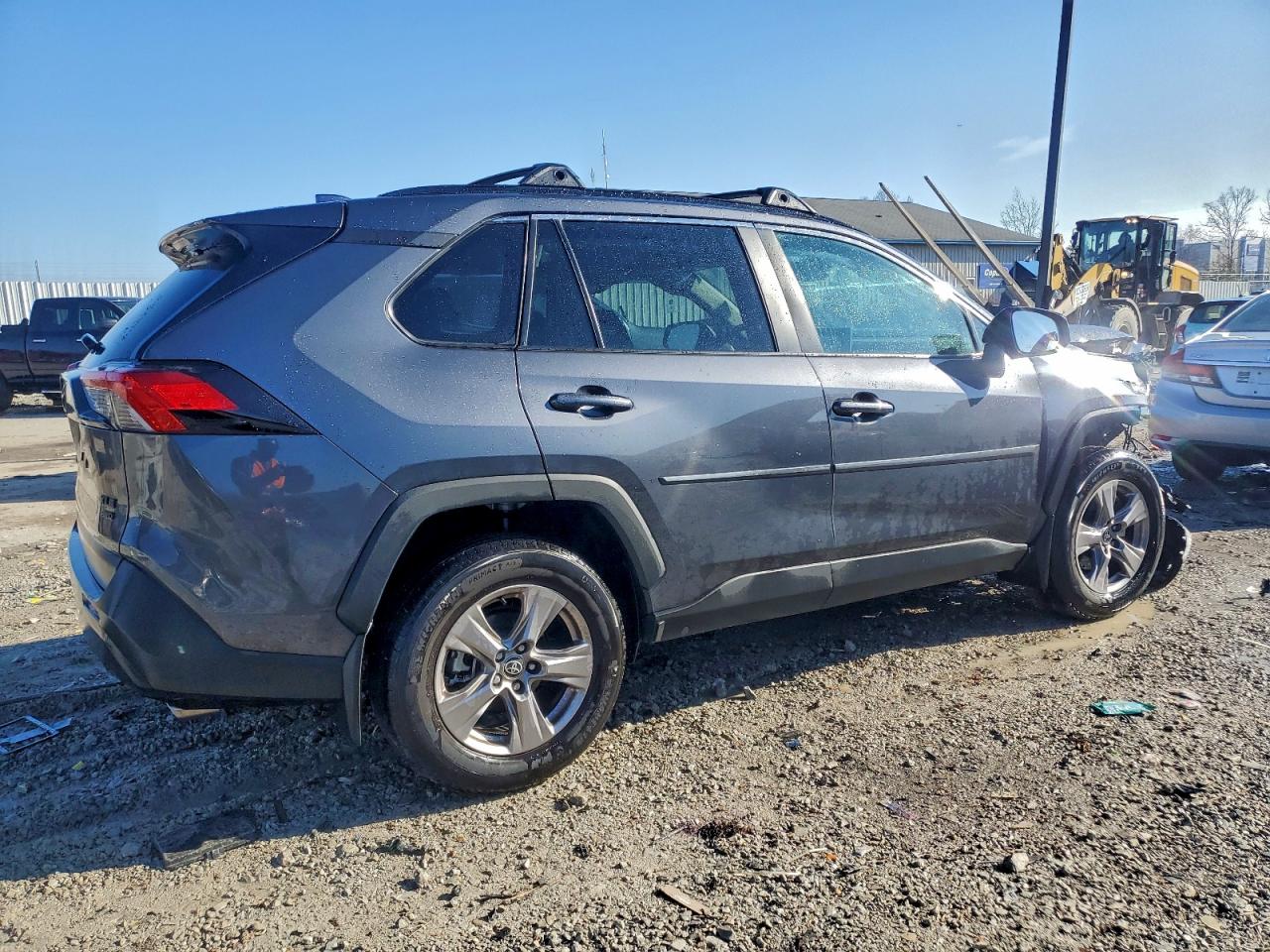 2022 TOYOTA RAV4 XLE photo 7