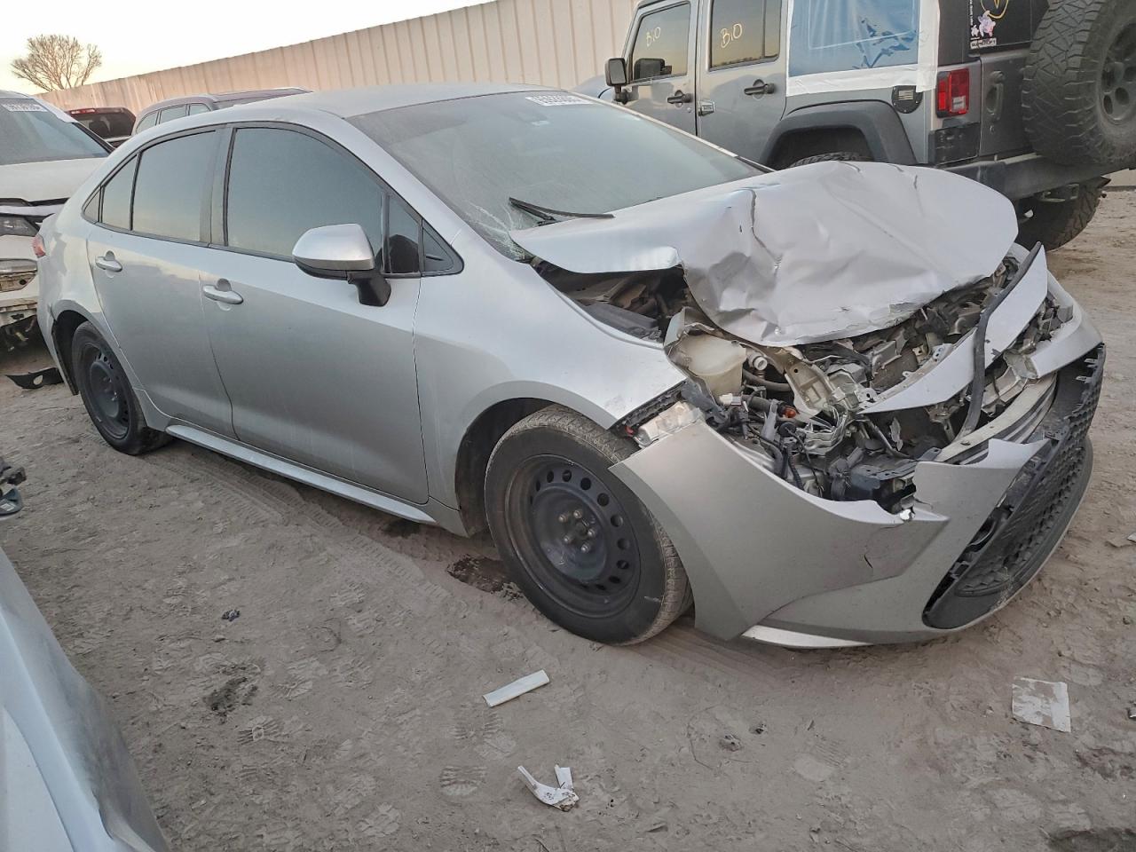 2021 TOYOTA COROLLA LE photo 4