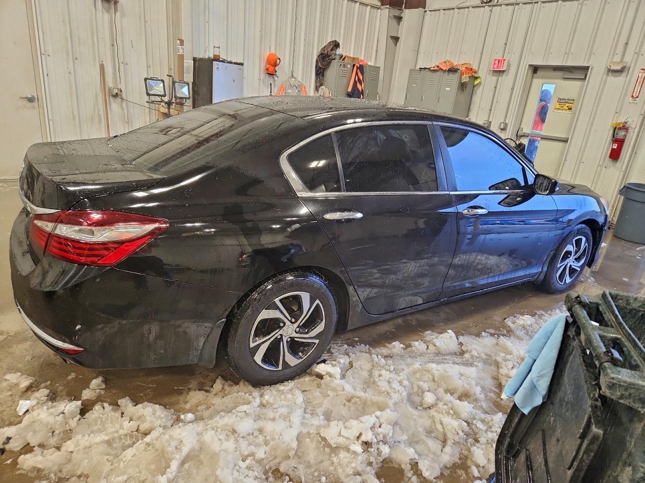 2016 HONDA ACCORD LX photo 3