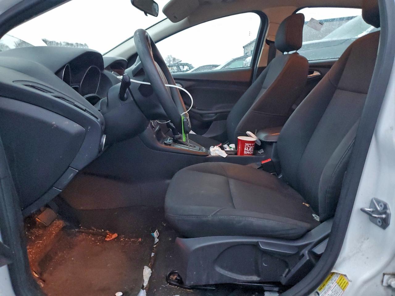 2018 FORD FOCUS SE photo 25