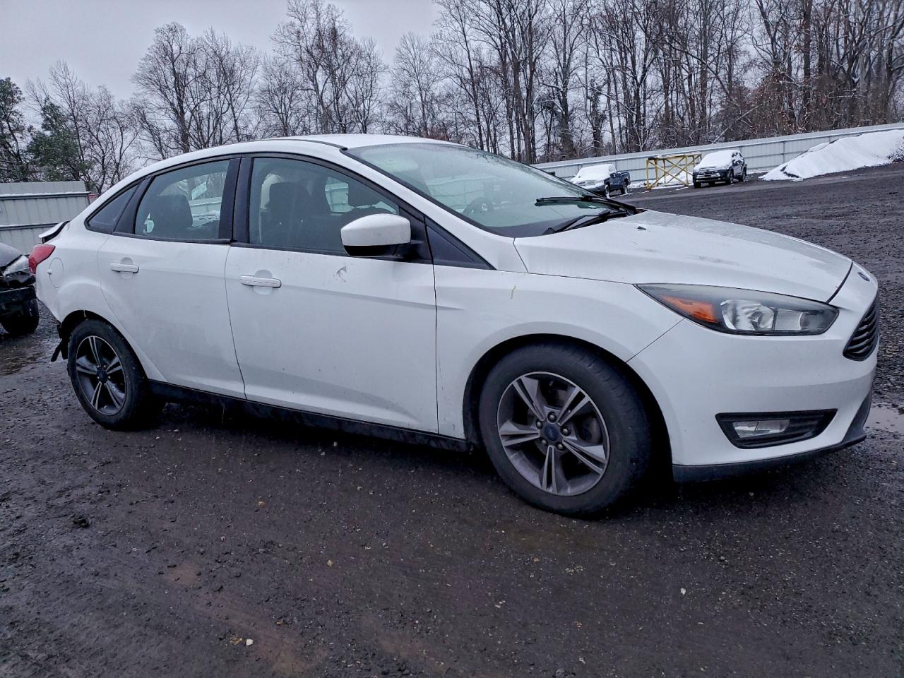 2018 FORD FOCUS SE photo 13