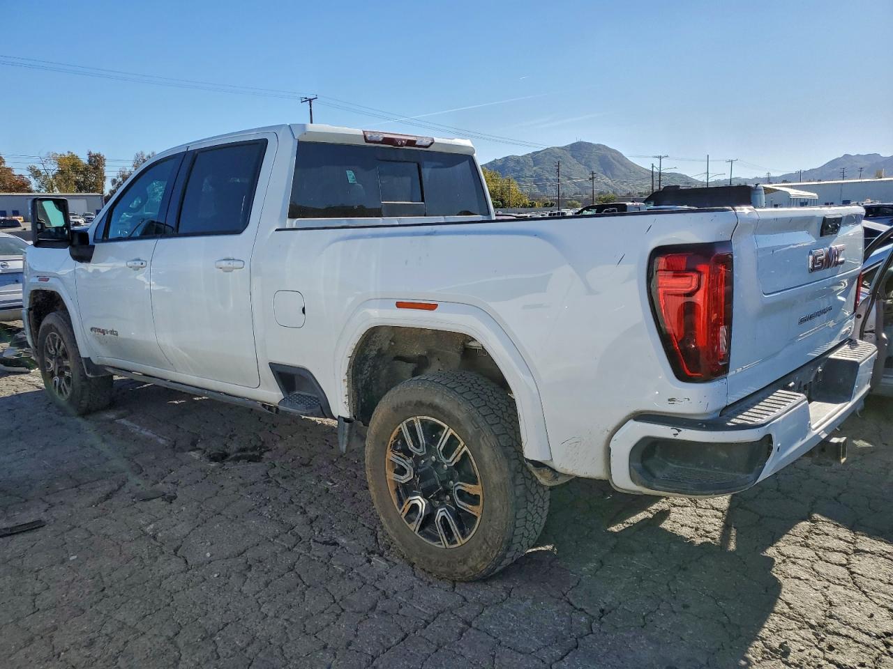 2020 GMC SIERRA K2500 AT4 photo 4