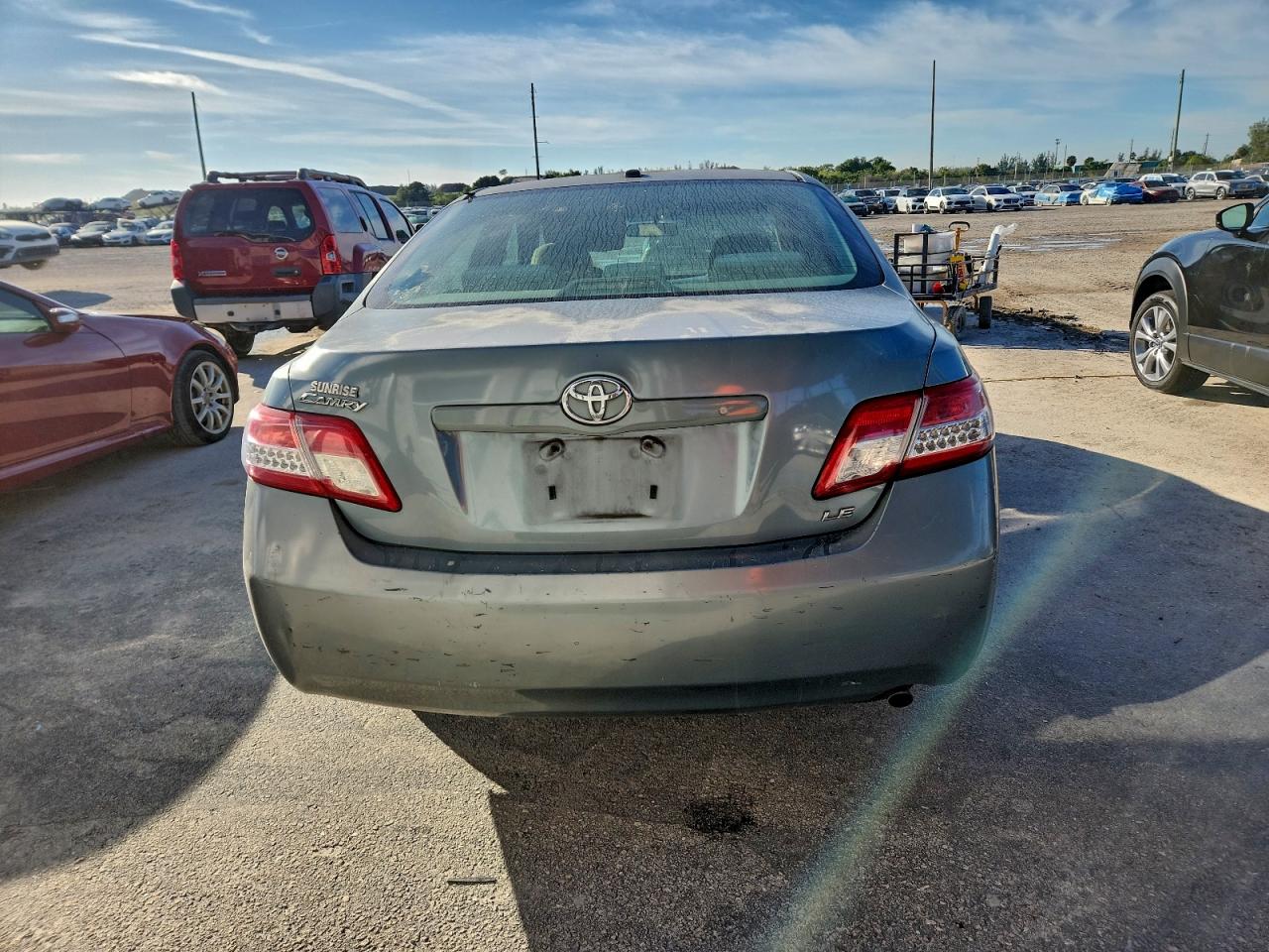 2011 TOYOTA CAMRY photo 6