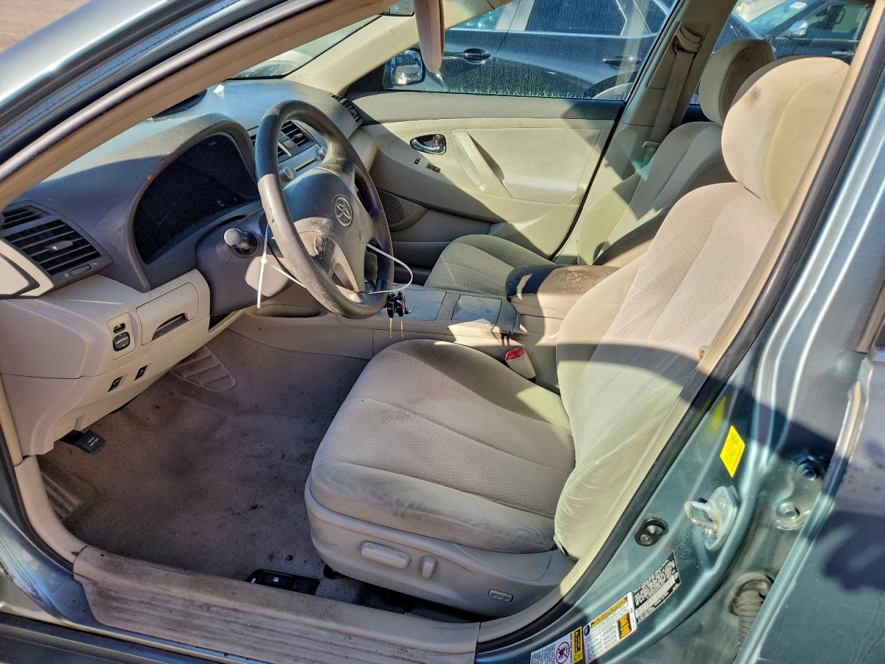 2011 TOYOTA CAMRY photo 7