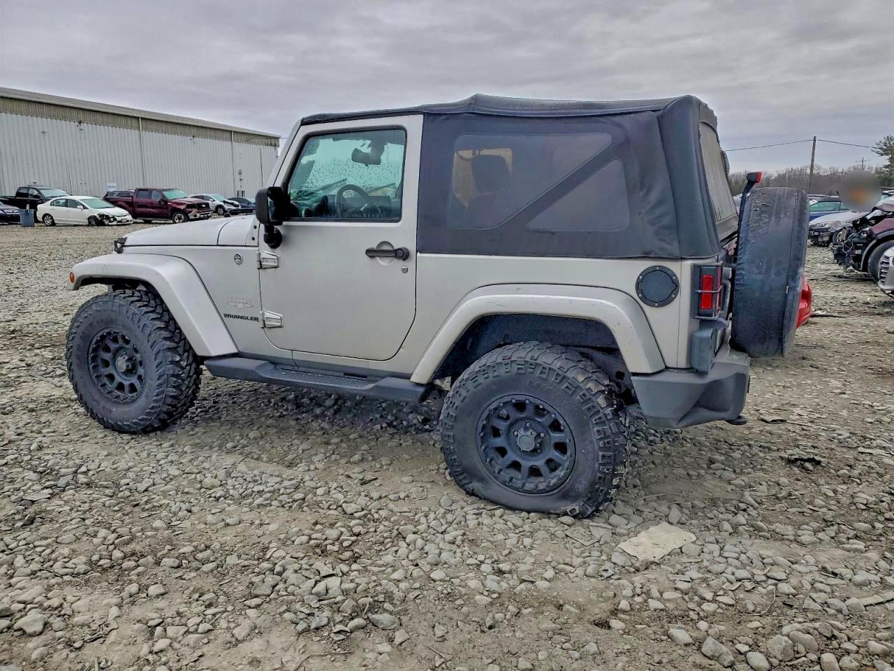 2010 JEEP WRANGLER SAHARA photo 2