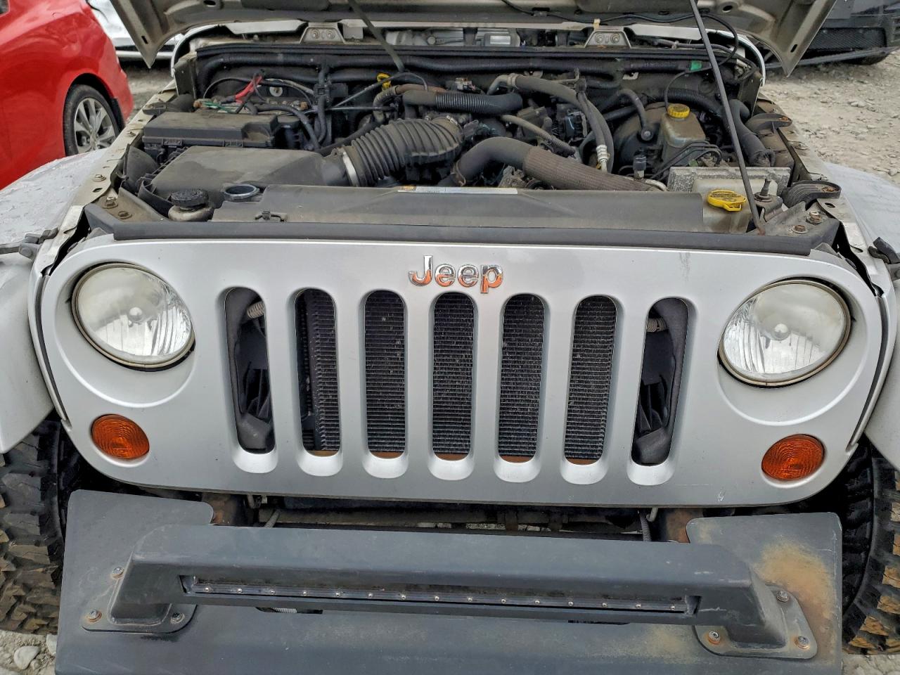2010 JEEP WRANGLER SAHARA photo 11