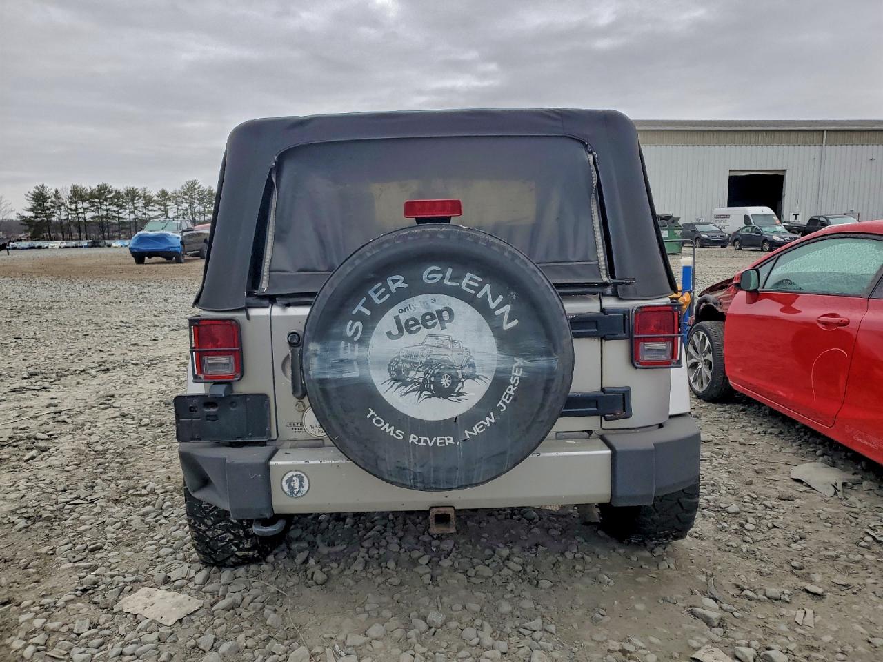 2010 JEEP WRANGLER SAHARA photo 6