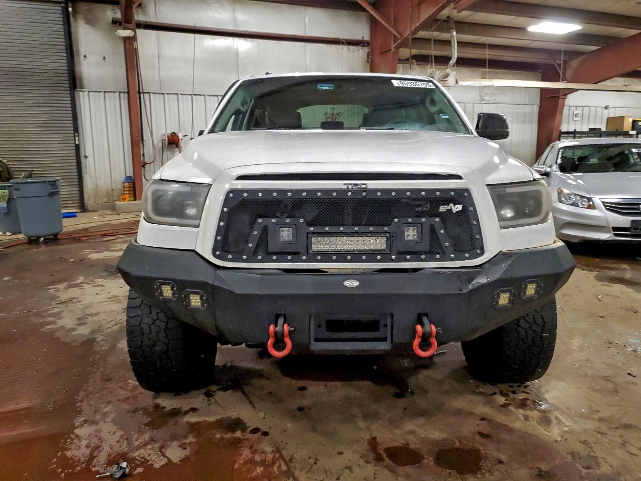 2011 TOYOTA TUNDRA CREWMAX SR5 photo 5