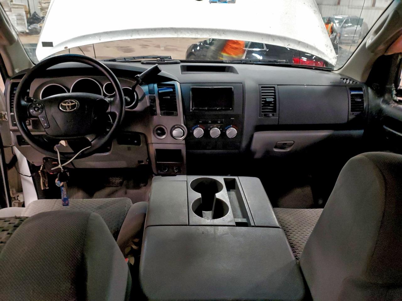 2011 TOYOTA TUNDRA CREWMAX SR5 photo 8